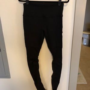 ALL-BLACK Alo Yoga high-waisted goddess leggings